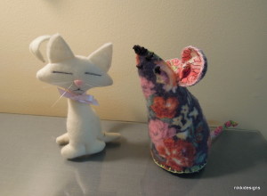 kitty and mouse