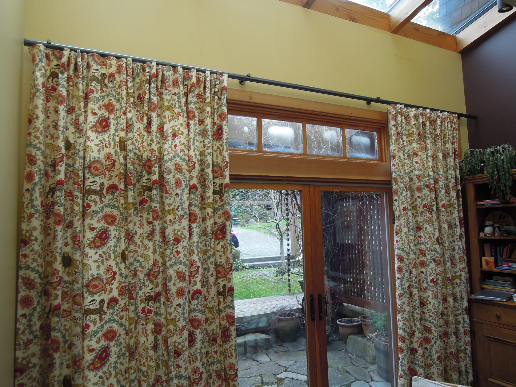 channel rod, curtains, floral curtains, draperies, large window
